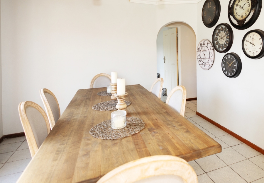 5 Bedroom Property for Sale in Vredekloof Western Cape